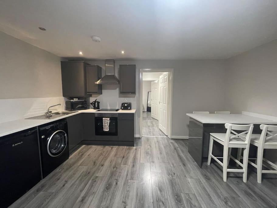 ليفربول Hosted By Ryan - 2 Bedroom Apartment المظهر الخارجي الصورة