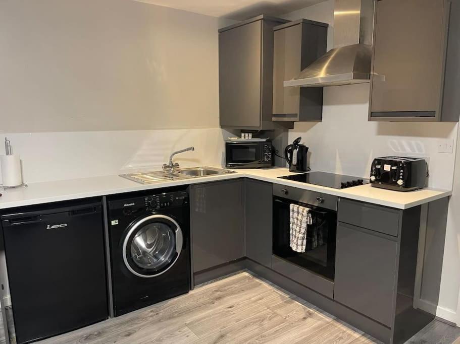 ليفربول Hosted By Ryan - 2 Bedroom Apartment المظهر الخارجي الصورة